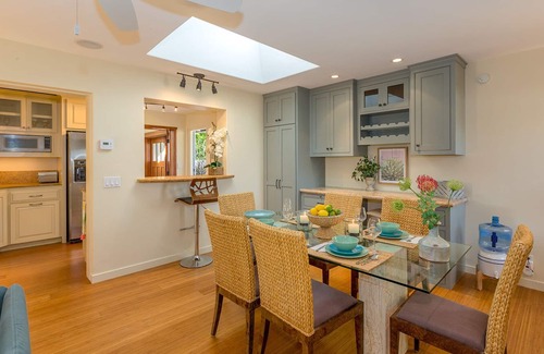 West Mesa Casa | Darling, Beach-Close, 6 Blocks to Bch Stairs, Walk to Dine, Shop, Park, Grocery