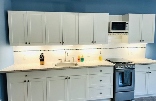 Flag Hill Casa | Darling Palms Retreat: Beachside 2-Bedroom Oasis