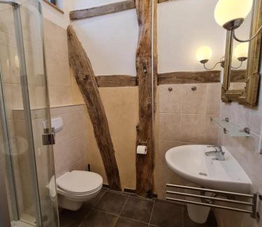 Castell Apartamento | Das Castellchen, Historische Scheune und Garten
