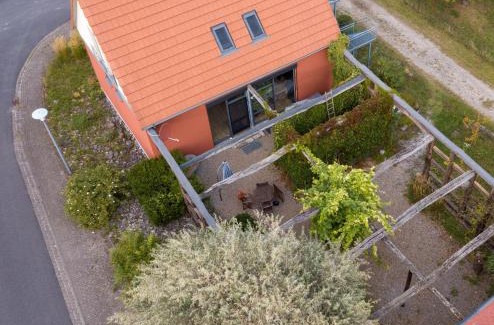 Castell Apartamento | Das Castellchen, Historische Scheune und Garten