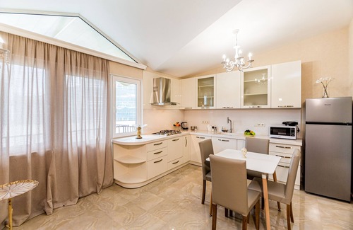 mtatsminda Apartamento | Dat Exx on Freedom Square