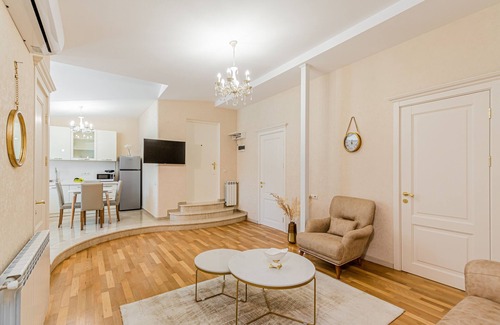 mtatsminda Apartamento | Dat Exx on Freedom Square