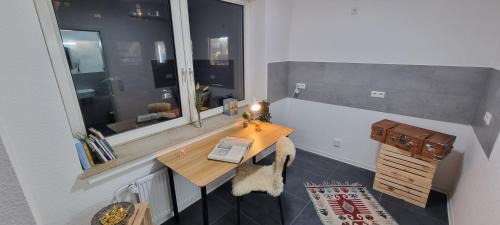 Mitte Apartamento | Dattel City Hannover FeWo für 4 Personen Privat-Parkplatz 5G WLAN & 24/7 Kontakt