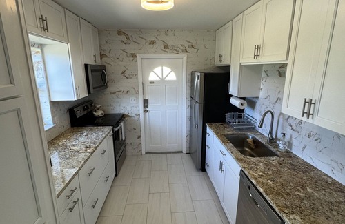 Davis Islands Apartamento | Davis Islands Duplex! Overlooking Water! Tranquil and Renovated.