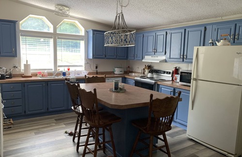 Rover Casa | Davis Ranch in beautiful Plainview Arkansas next to Nimrod Lake. Pet Friendly!