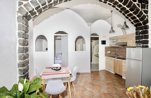 Vourvoulos Hotel | Dawn Suites Santorini