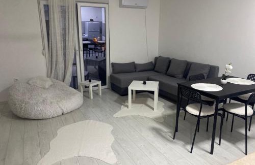 Prokuplje Apartamento | Day and night