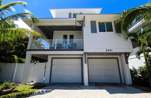 Holmes Beach Casa | Day Break Bungalow by AMI Locals