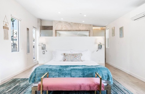 Hollywood Hotel | Day Dreams by AvantStay | Modern Loft w/ Views of Hollywood Sign | A+ Location