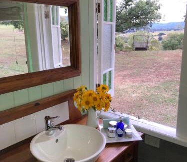 King Scrub Casa | Dayboro - Blue Ridge Lavender Cottage