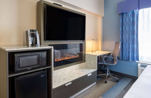North Bergen Hotel | Days Hotel by Wyndham North Bergen /NYC Area