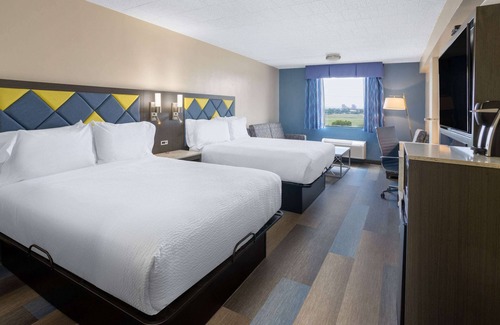 North Bergen Hotel | Days Hotel by Wyndham North Bergen /NYC Area