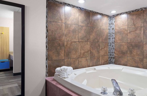 Conway Hotel | Days Inn by Wyndham Conway