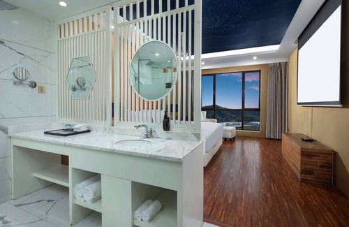 Xihu Hotel | Days Inn by Wyndham Hangzhou Zhuantang