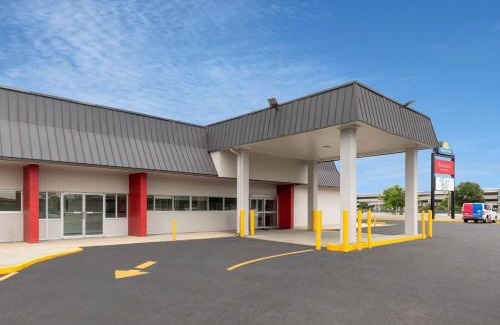 Kenner - Louis Armstrong International Airport Hotel | Days Inn by Wyndham Kenner/New Orleans Airport South