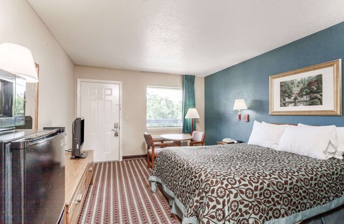 Talbot's Corner Hotel | Days Inn by Wyndham Nashville North/Opryland Area