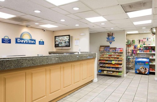 Norfolk - Virginia Beach Hotel | Days Inn by Wyndham Norfolk Airport