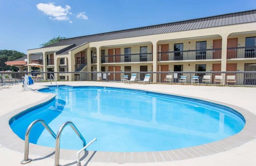 Norfolk - Virginia Beach Hotel | Days Inn by Wyndham Norfolk Airport
