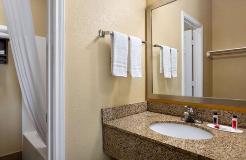 Port Aransas Hotel | Days Inn by Wyndham Port Aransas TX
