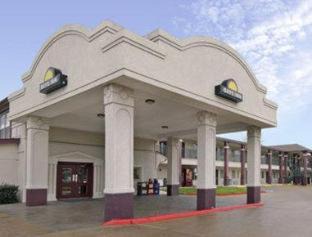 College Station Hotel | Days Inn by Wyndham Bryan College Station