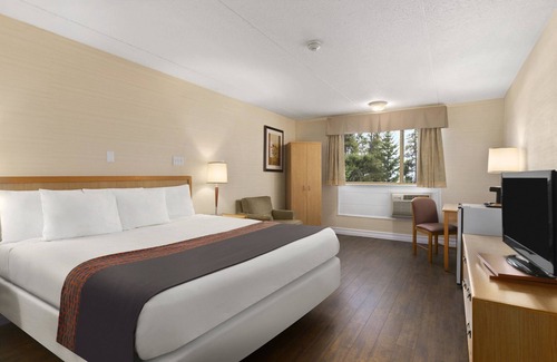 Bridgewater Hotel | Days Inn & Conference Center by Wyndham Bridgewater