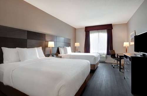 Collingwood Hotel | Days Inn & Suites by Wyndham Collingwood