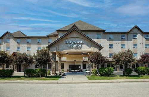 West Edmonton Hotel | Days Inn & Suites by Wyndham West Edmonton