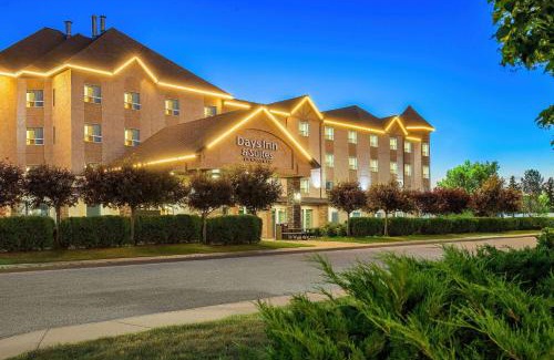 West Edmonton Hotel | Days Inn & Suites by Wyndham West Edmonton