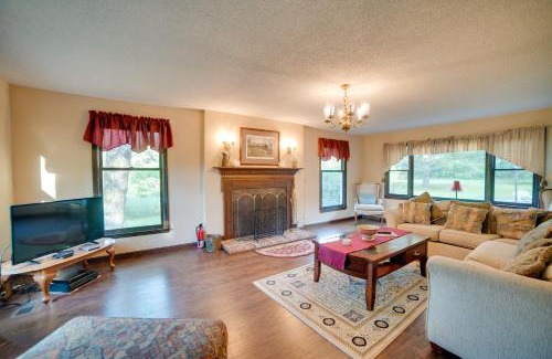 Dayton Casa | Dayton Home with Pool and Deck on 37 Private Acres!