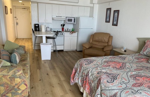 Daytona Beach Complejo | DAYTONA GETAWAY OCEAN FRONT CONDO