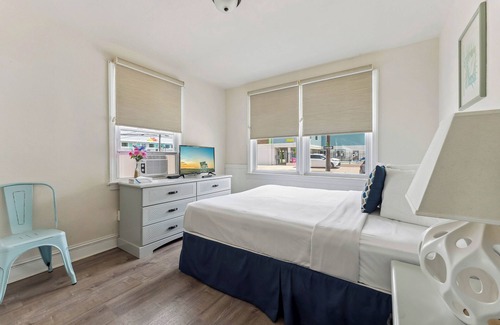Wildwood Hotel | Daytona Inn and Suites - One Bedroom Family Apartment