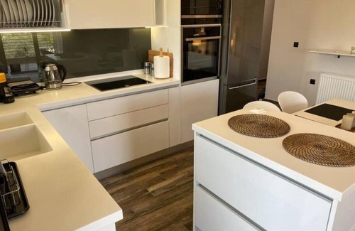 Khalandrion Apartamento | Dazzling and stylish 2BR Apartment