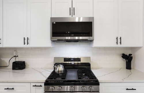 Des Plaines Casa | Dazzling Des Plaines-Single Level Home