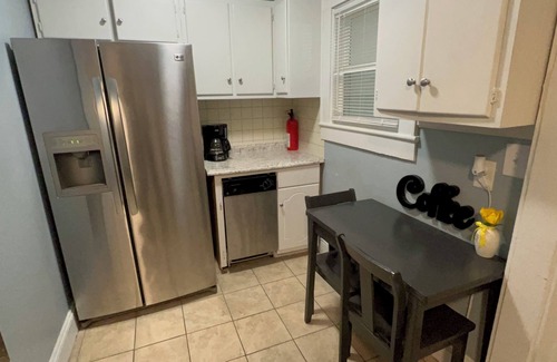 Burlington Casa | Dazzling Downtown Duplex(entire duplex) close to Elon University
