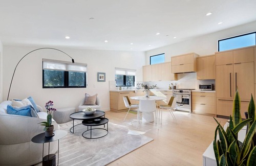 Palo Alto Apartamento | Dazzling Modern Home Close to Downtown Palo Alto & Stanford