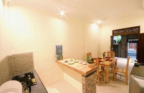 Kutuh Kaja Apartamento | De Artha Guest House 1st floor