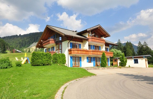 Balderschwang Apartamento | Apartamento confort m. Vista a la montaña, acogedor, luminoso, tranquilo, balcón., Sauna, WiFi, perros ext.