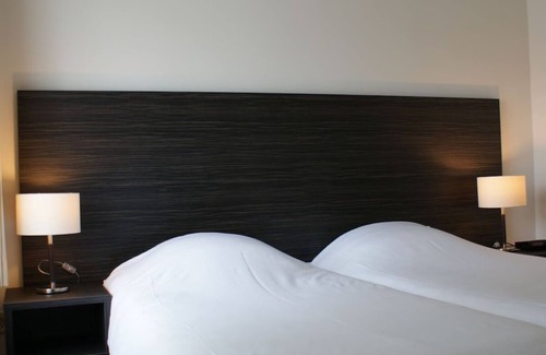 De Bult Hotel | De Bult Getaway: 2 Units w/ Sauna | Near National Parks & Trails