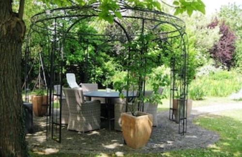 Ilbesheim Apartamento | Holiday apartment "Kleine Kalmit" with a dream view of the vineyards