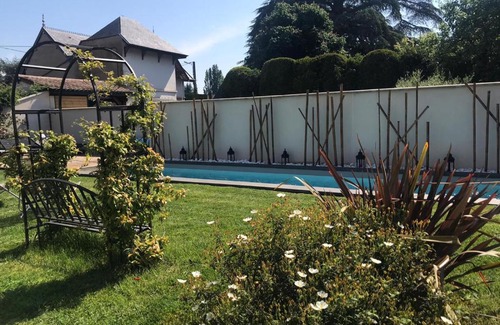 Belleville Casa | De la Chambre au Jardin