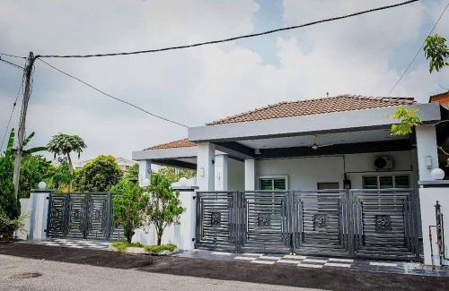 Central Seberang Perai Casa | De Luma Alma 9 bedroom with 8 bathroom