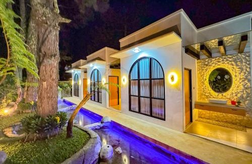 Parongpong Villa | De Luna Villa with private heated pool