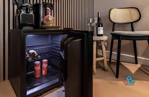 Amsterdam South Apartamento | Modern Pearl Room in Peaceful Amsterdam Zuid | Walk to Forest + Free Parking
