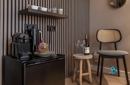 Amsterdam South Apartamento | Modern Pearl Room in Peaceful Amsterdam Zuid | Walk to Forest + Free Parking