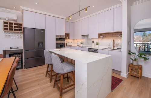 Stellenbosch Central Apartamento | De Waal Grandeur Apartment - Stellenbosch CBD Luxury Stay