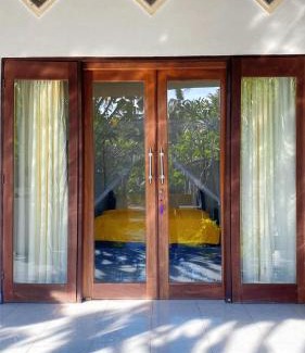 Purwakerti Cama Y Desayuno | Dea Putra DIVE HOMESTAY