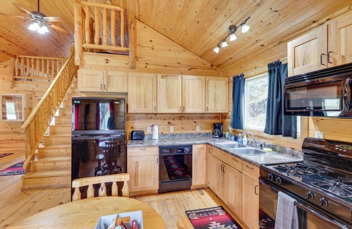Deadwood Cabina | Deadwood Cabin w/ Foosball Table, Near Sanford Lab