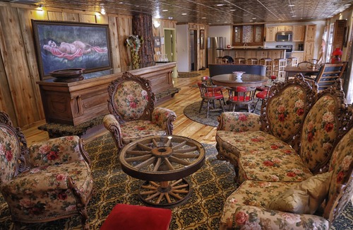 Deadwood Casa | Deadwood Historic Brothel - 5 BR 4 BA in downtown Deadwood - Sleeps 12 - parking