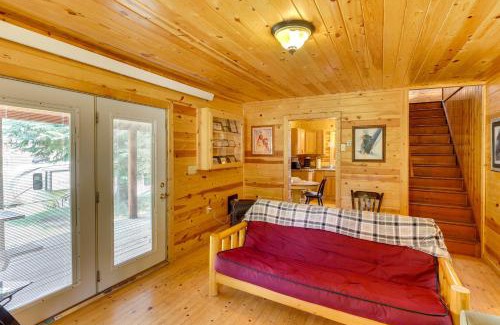 Deadwood Casa | Deadwood Wolf Cabin with Fire Pit and Grill