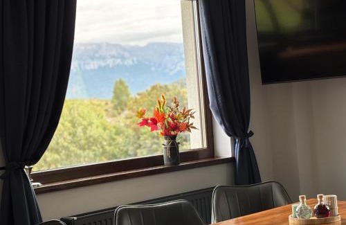 Sirnea Casa | Dealul Craiului